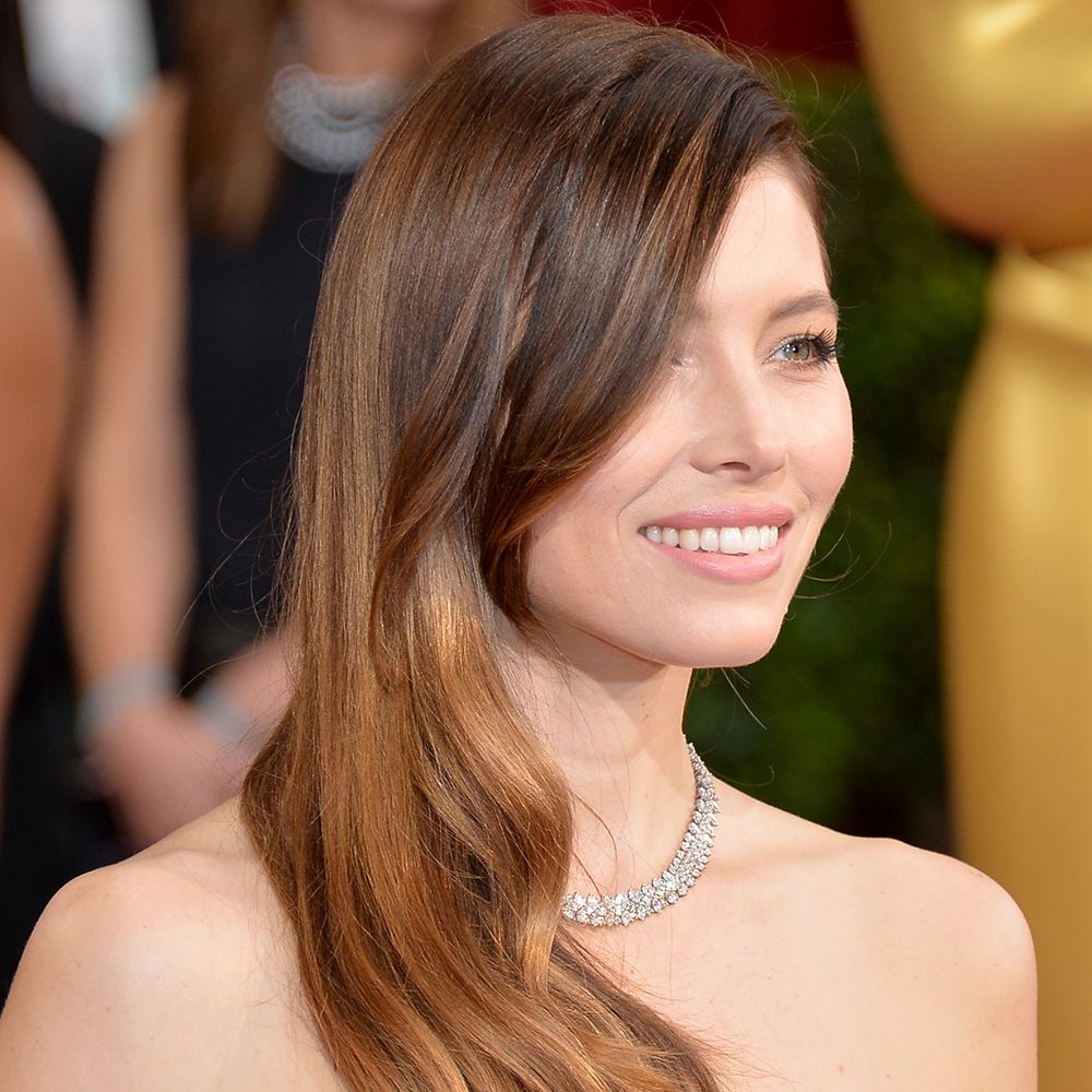 Jessica Biel poses on red carpet with side-swept hair