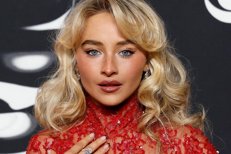 ELMONT, NEW YORK - SEPTEMBER 07: Sabrina Carpenter attends the 2025 MTV Video Music Awards at UBS Arena on September 07, 2025 in Elmont, New York.