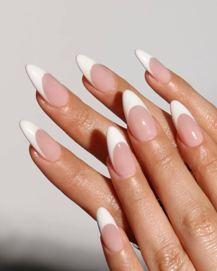 french tip manicure