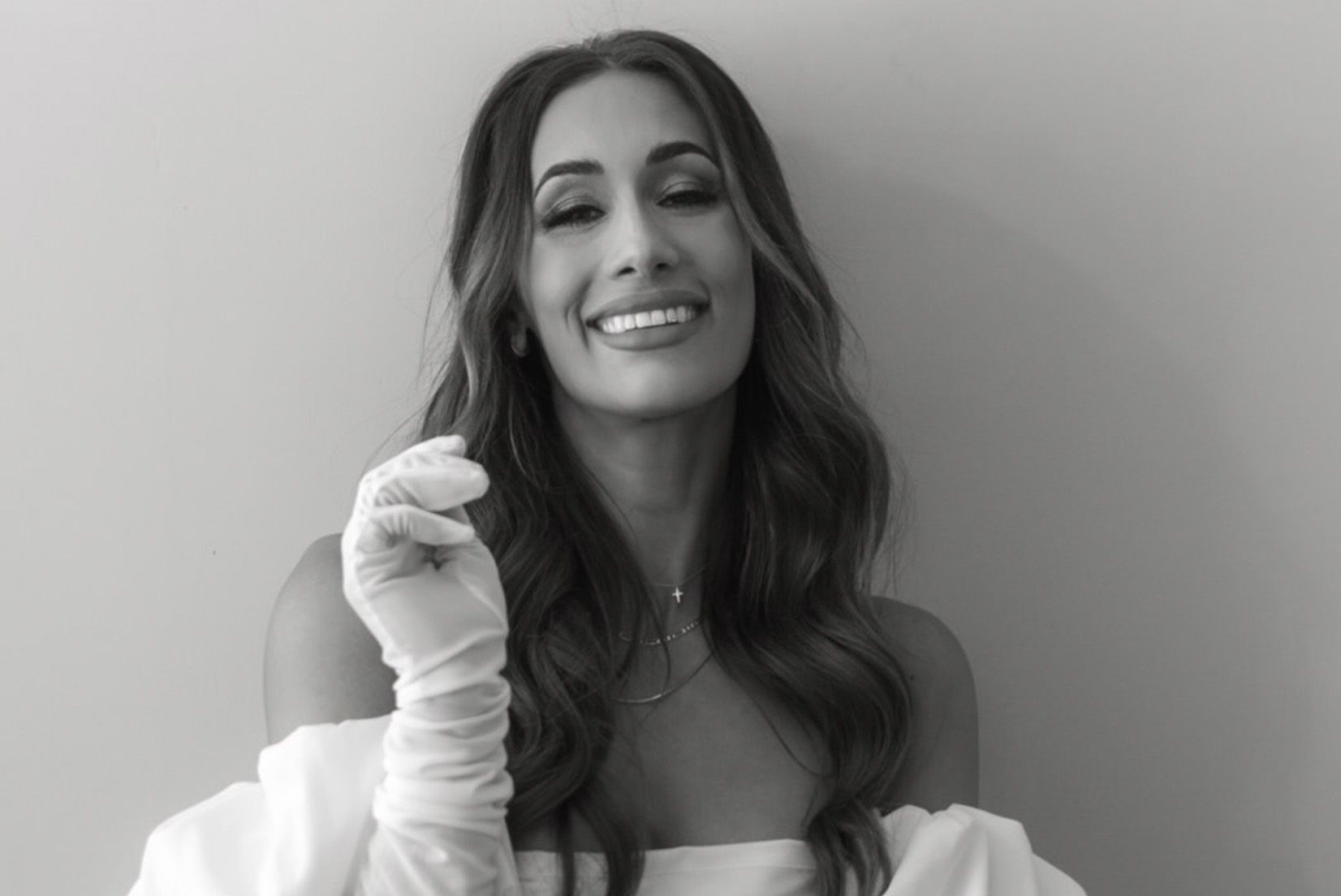 An Inside Look at Leah Van Dale’s Pregnancy-Safe Retinol Routine