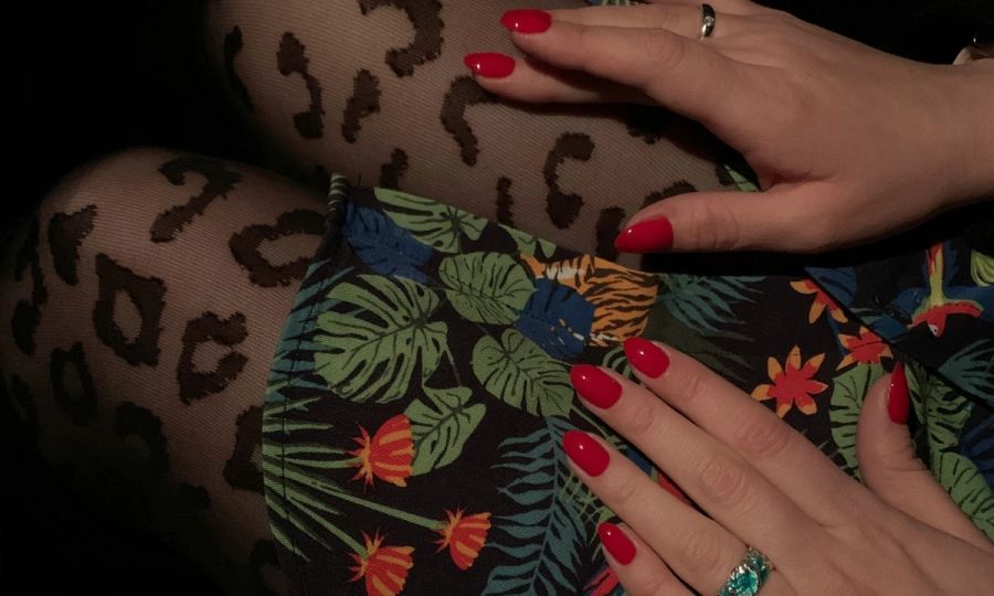 woman's red manicure