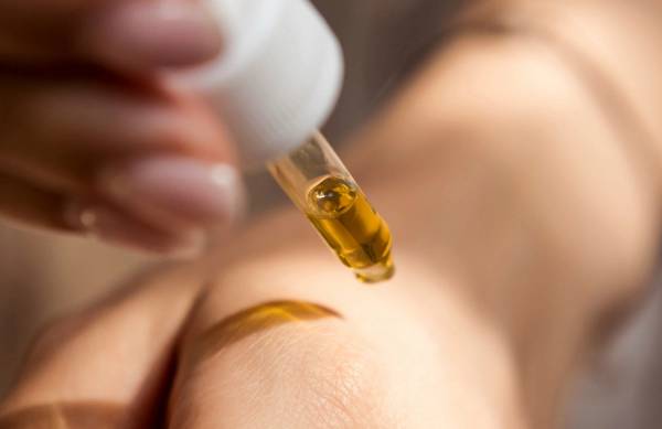 Castor Oil for the Face? Experts Break Down the Pros and Cons