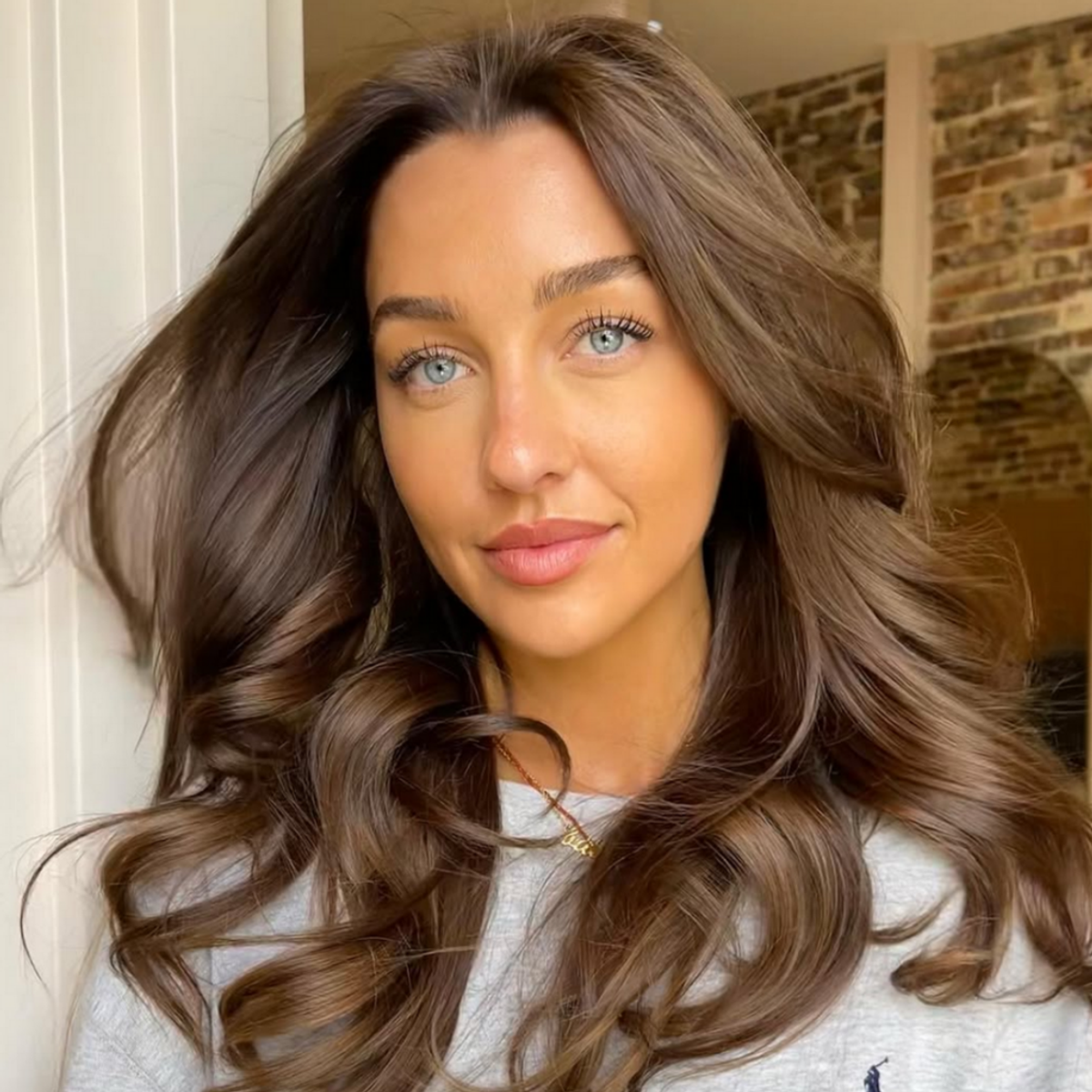 expensive brunette IG: @quecolour