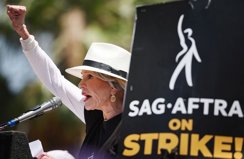 sag strike plastic surgery