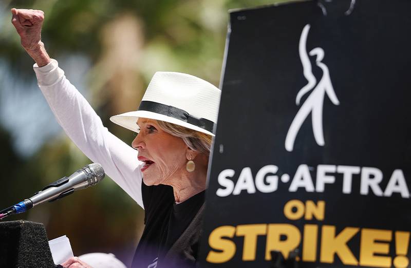 sag strike plastic surgery