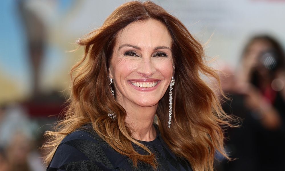VENICE, ITALY - AUGUST 29: Julia Roberts attends the "After The Hunt" red carpet during the 82nd Venice International Film Festival on August 29, 2025 in Venice, Italy. (Photo by Andreas Rentz/Getty Images)