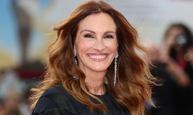 VENICE, ITALY - AUGUST 29: Julia Roberts attends the "After The Hunt" red carpet during the 82nd Venice International Film Festival on August 29, 2025 in Venice, Italy. (Photo by Andreas Rentz/Getty Images)