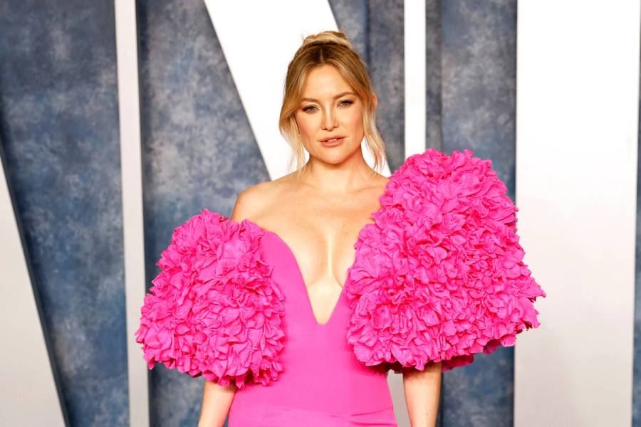 The Blush Oil Kate Hudson Says Makes Her “Feel Like a Different Person”