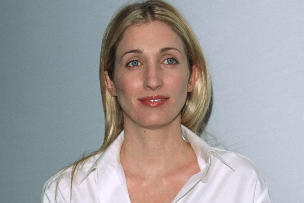 347549 031: Carolyn Bessette Kennedy poses for a picture at the Annual Fundraising Gala March 9, 1999 at the Whitney Museum of American Art in New York City. It is also the kick-off event for the museum's new exhibition entitled ''The American Century: Art and Culture 1900-2000.'' (Photo by Evan Agostini/Liaison)