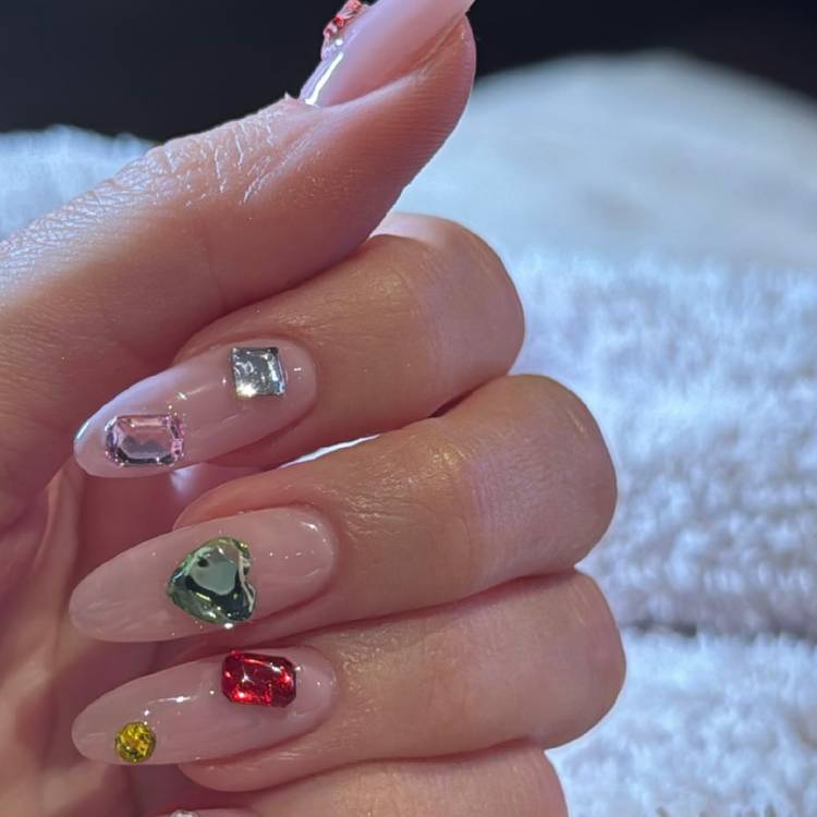 Kylie Jenner's jewel accent nails by Zola Ganzorigt