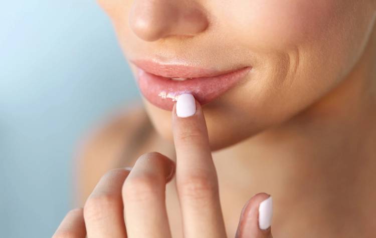 Lip-plumping using cinnamon and peppermint oil: 14.9 million views