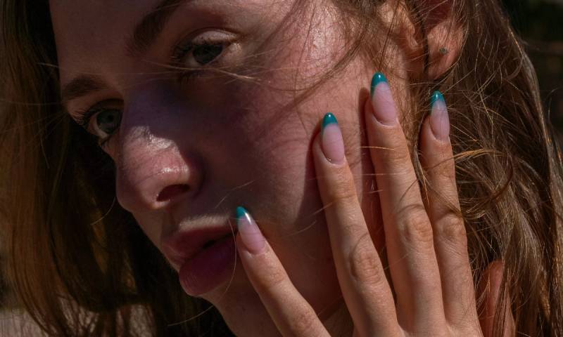 blue nails for spring