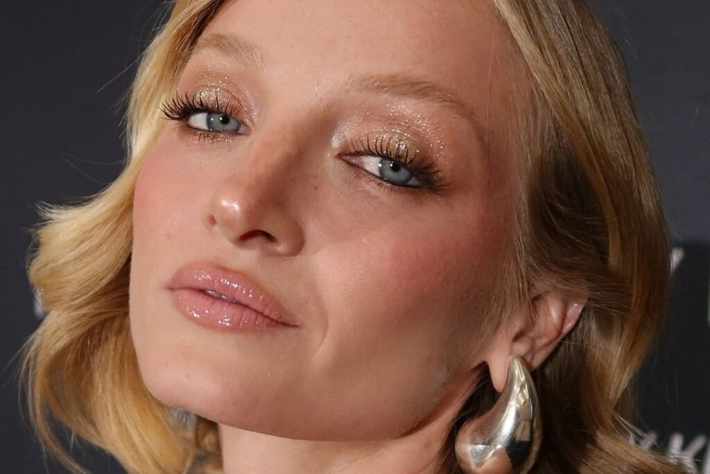 Holiday makeup with Kelli Anne Sewell