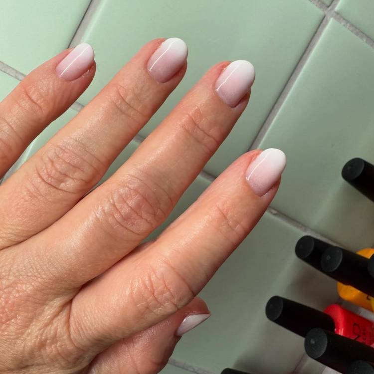 Airbrush Nails