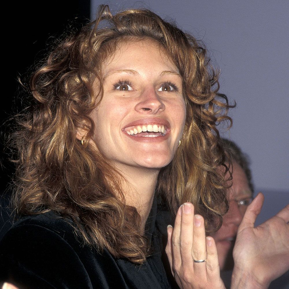 julia roberts 90s curly hair