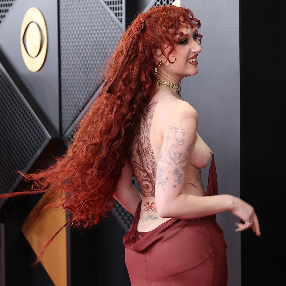 LOS ANGELES, CALIFORNIA - FEBRUARY 01: (FOR EDITORIAL USE ONLY) (L-R) Chappell Roan and Jamie Foxx attend the 68th GRAMMY Awards at Crypto.com Arena on February 01, 2026 in Los Angeles, California. (Photo by Amy Sussman/Getty Images)