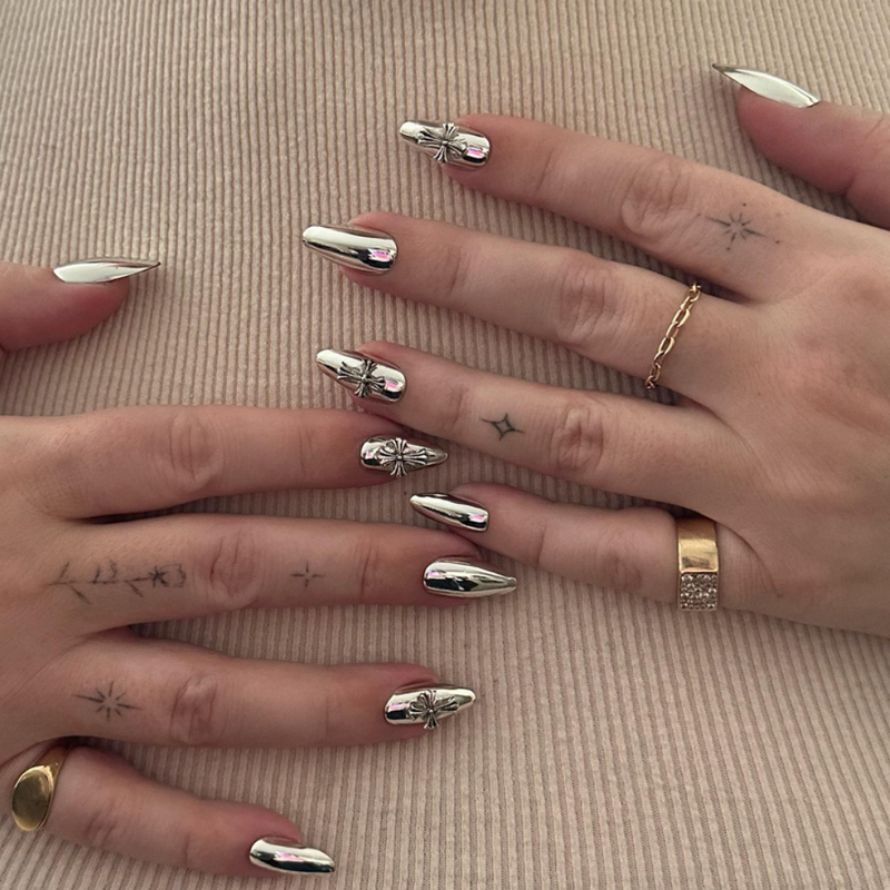 mirror chrome nails by @nails_of_la