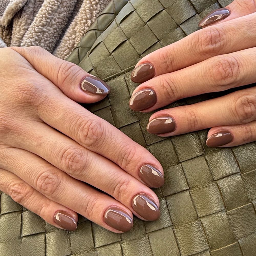 Mocha Mousse Nails