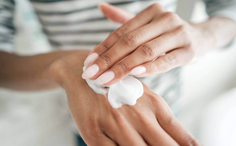 almond nails