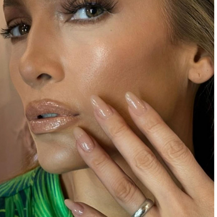 Lip Gloss Nails