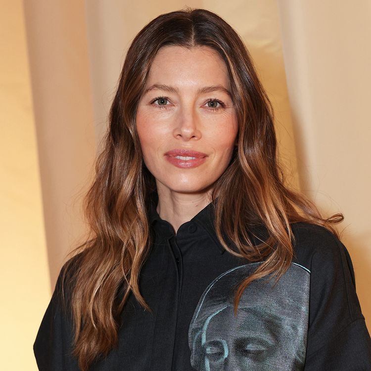 Jessica Biel scattered caramel