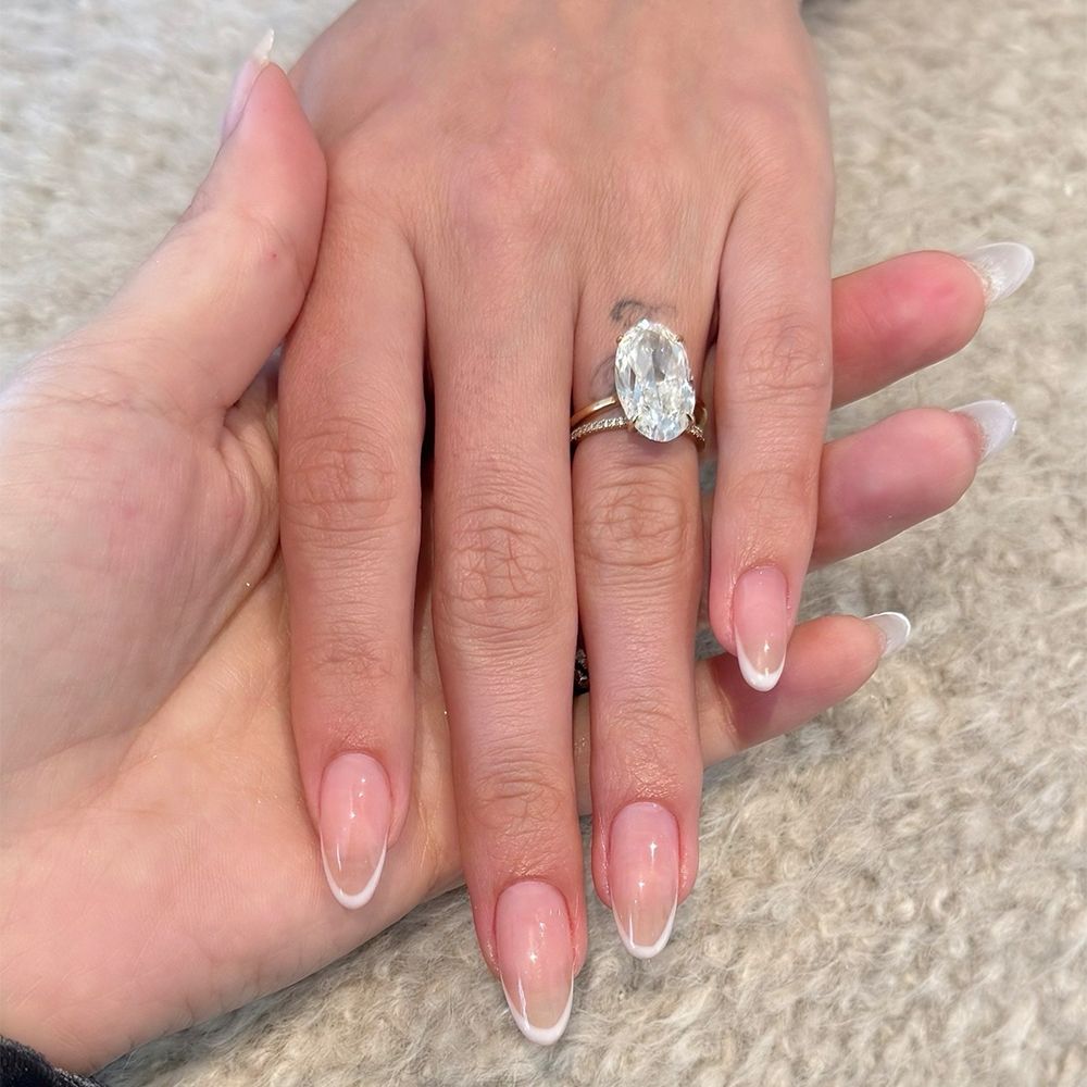 Hailey Bieber's micro french manicure for the 2025 vanity fair oscar party