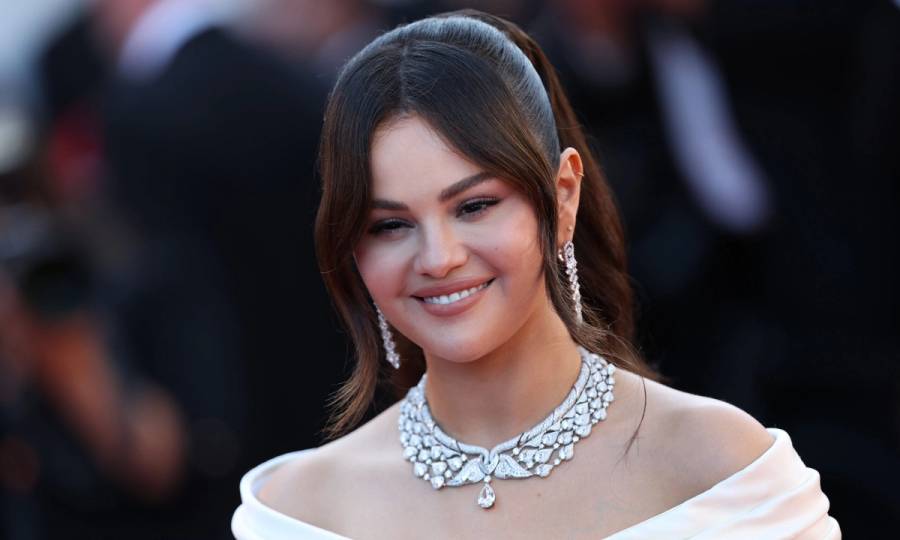 selena gomez hair