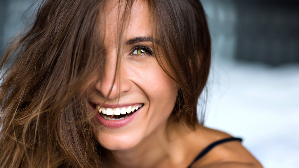 A Cosmetic Dentist Debunks the Most Common Misconceptions About Veneers