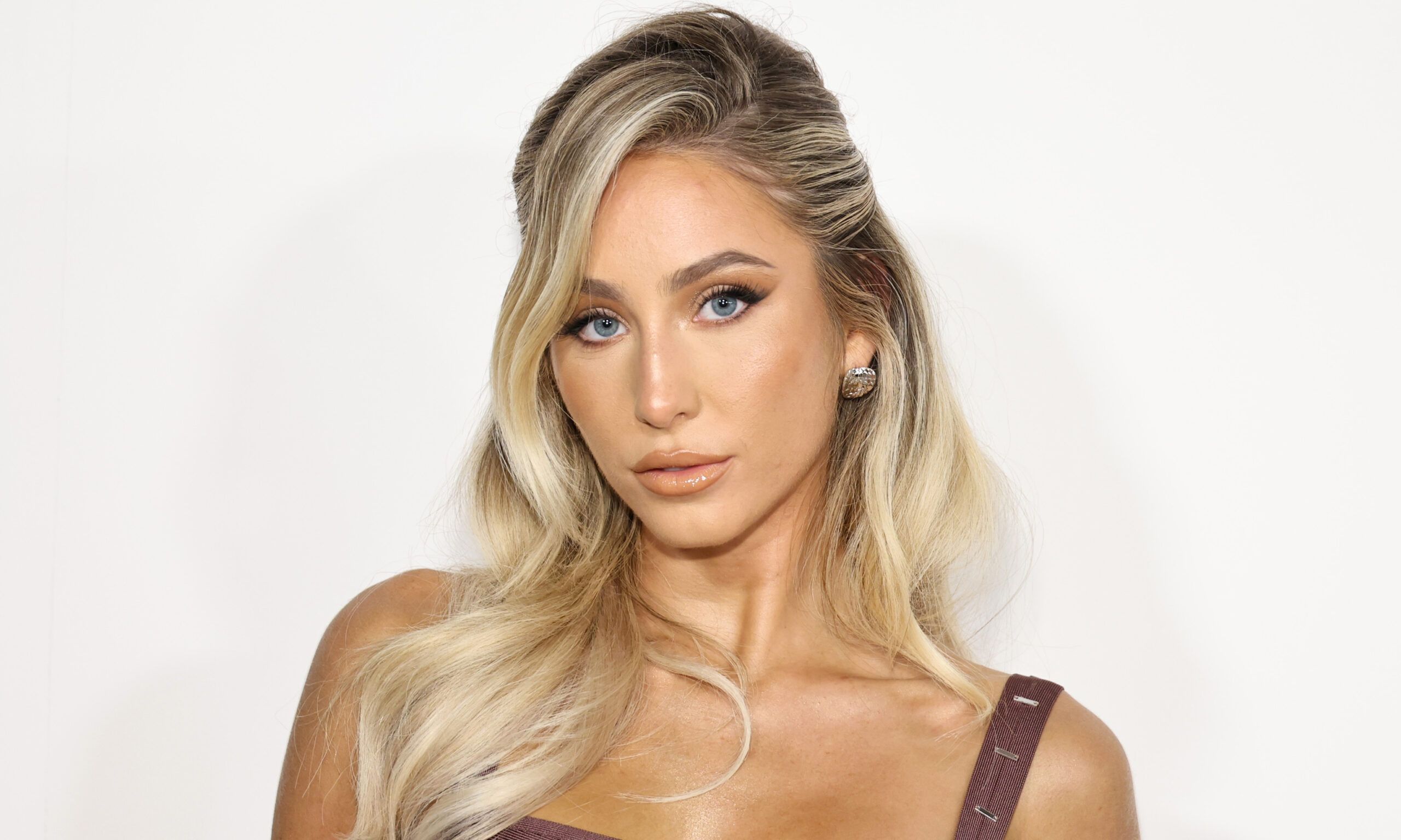 NEW YORK, NEW YORK - OCTOBER 28: Alix Earle attends the 2024 CFDA Awards at American Museum of Natural History on October 28, 2024 in New York City.