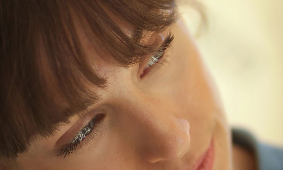 woman's eyelids