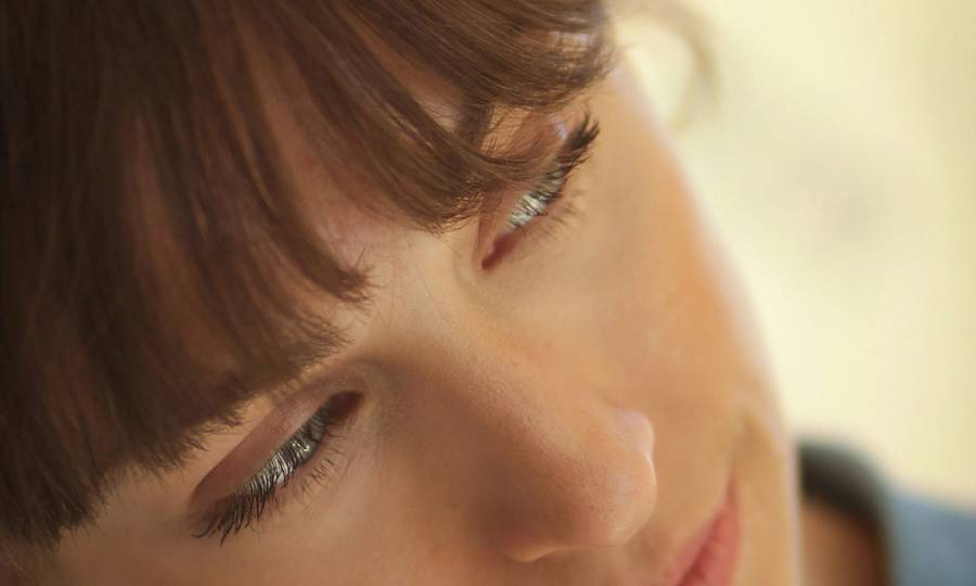 woman's eyelids