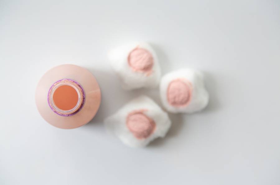 Is Calamine Lotion the Best Makeup Primer for Your Skin? Read Before Trying This Hack