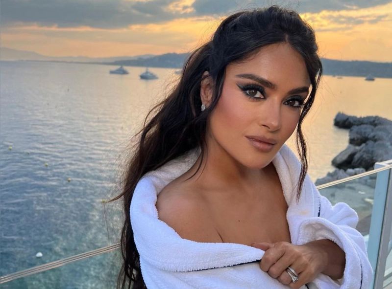 Salma Hayek’s “Gray-Haired Selfie” Is the Reality Check We Didn’t Know We Needed