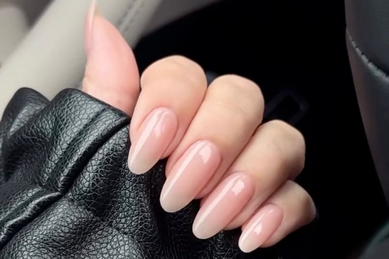 Hailey Bieber and Kelsea Ballerini’s Manicurist Says This Polish Is a ‘Must-Have’—and it's Not Bubble Bath