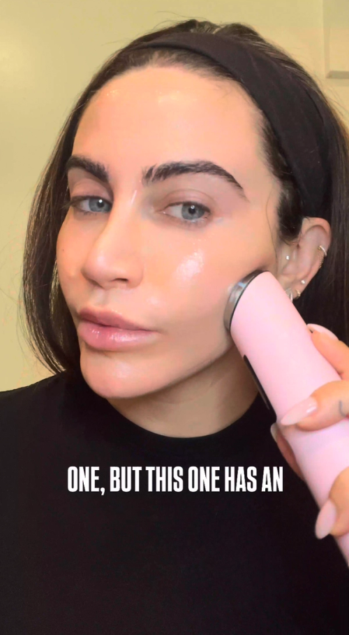 Taryn Brooke Can’t Stop Using This Medicube Device