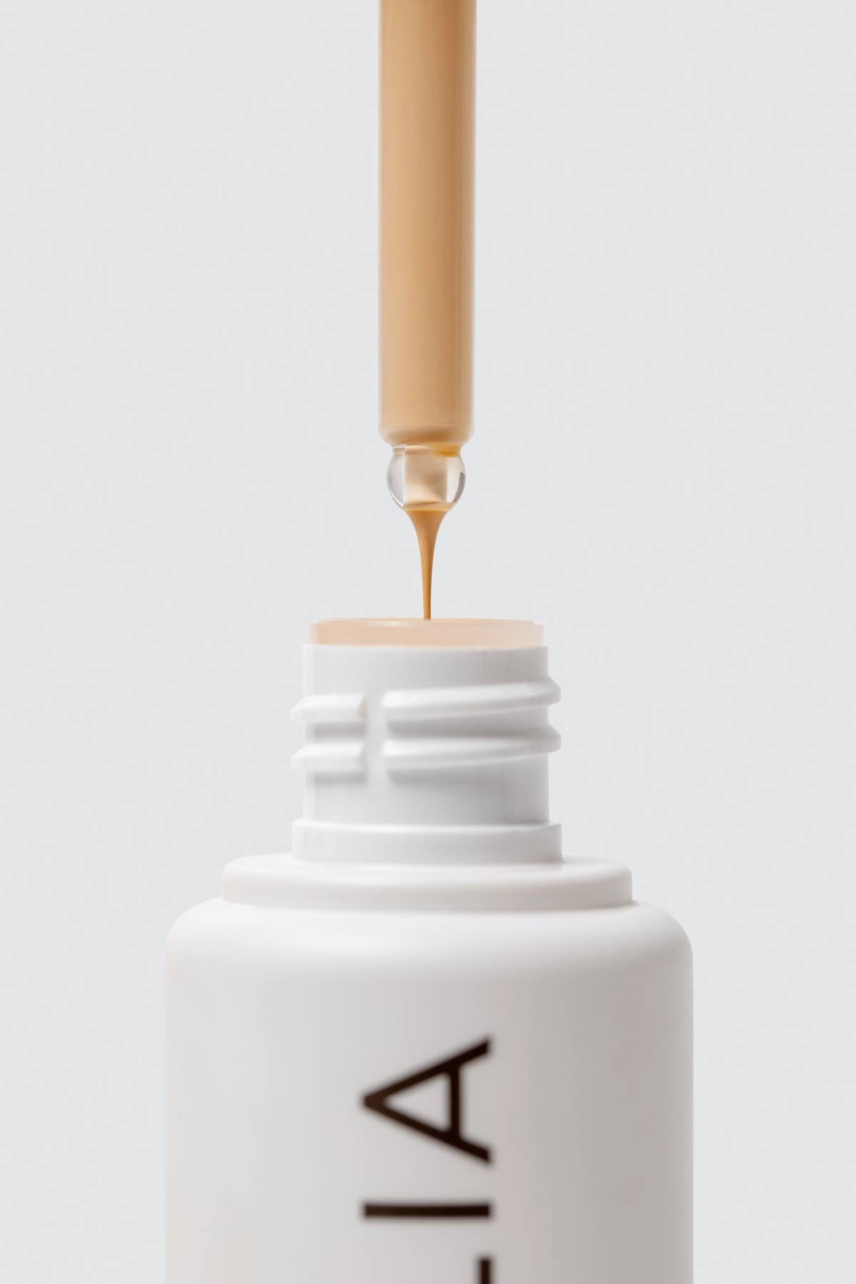 ilia-serum-skin-tint