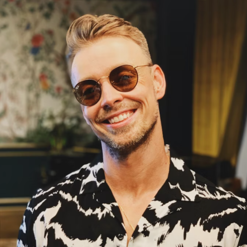 Unsplash by Gordon Cowie