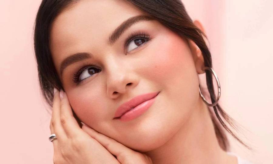Selena Gomez wearing Rare Beauty Sofy Pinch Bouncy Blush