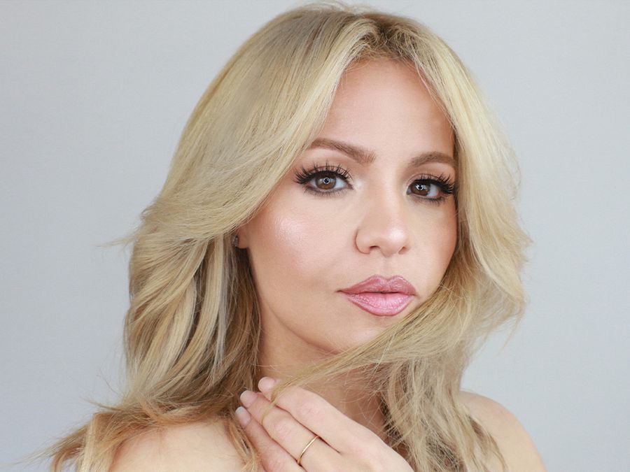 How This Innovative Beauty Company Simplified False-Eyelash Application