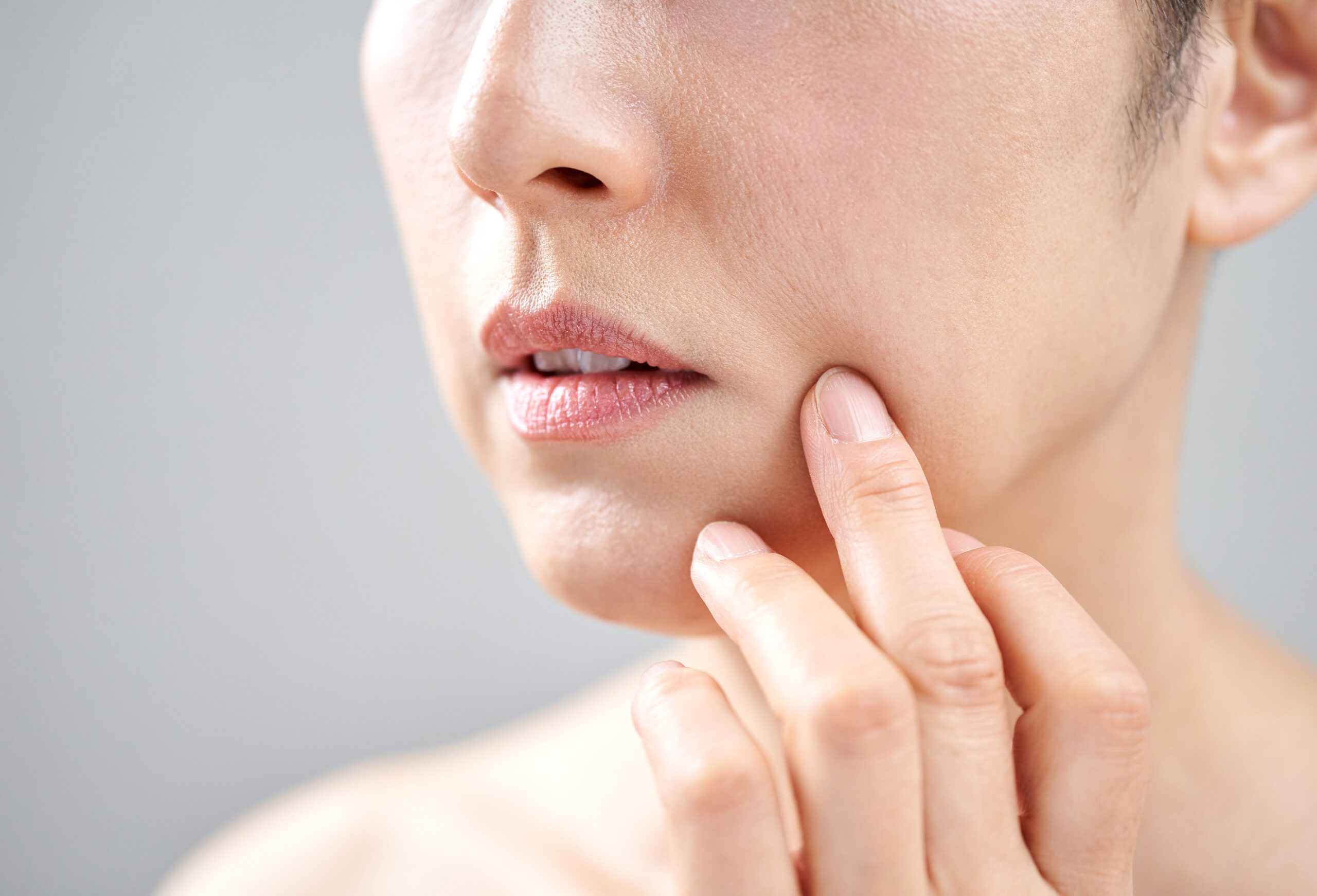Say Goodbye to Menopausal Acne: 5 Effective Ways to Beat It, According to Experts