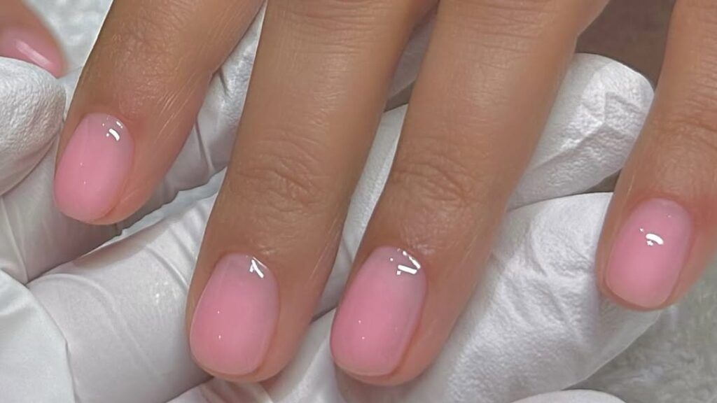 Short nails with rosy pink polish