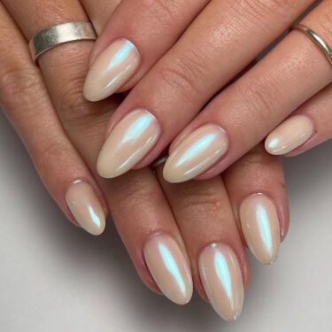 vanilla milk chrome nails