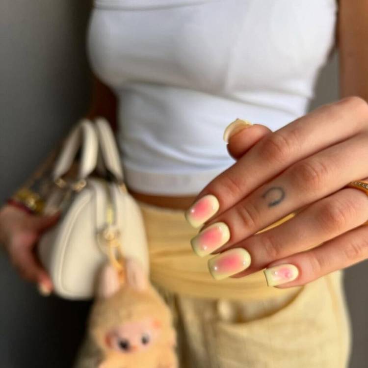 Sunny Aura Nails