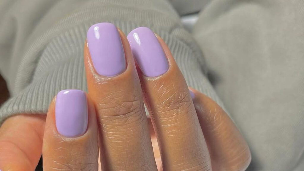Short nails with lavender polish