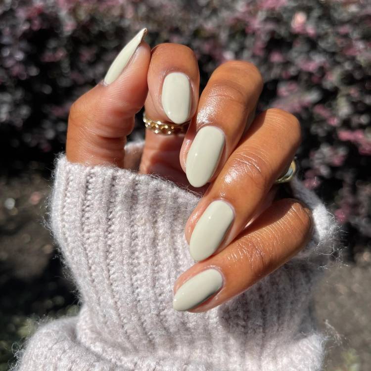 sage green nails