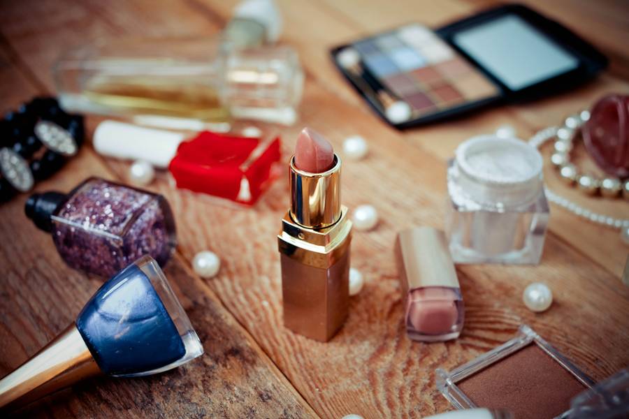 ExpiredBeautyProductsWhatToThrowAway