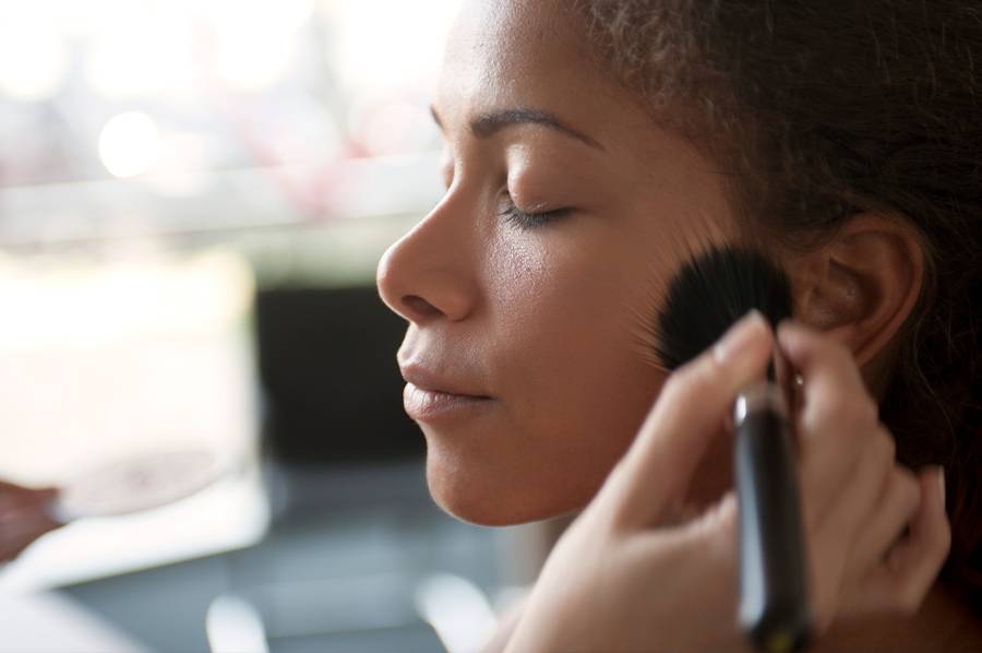 Why Everyone Is Talking About This Polyglutamic Acid Foundation Hack