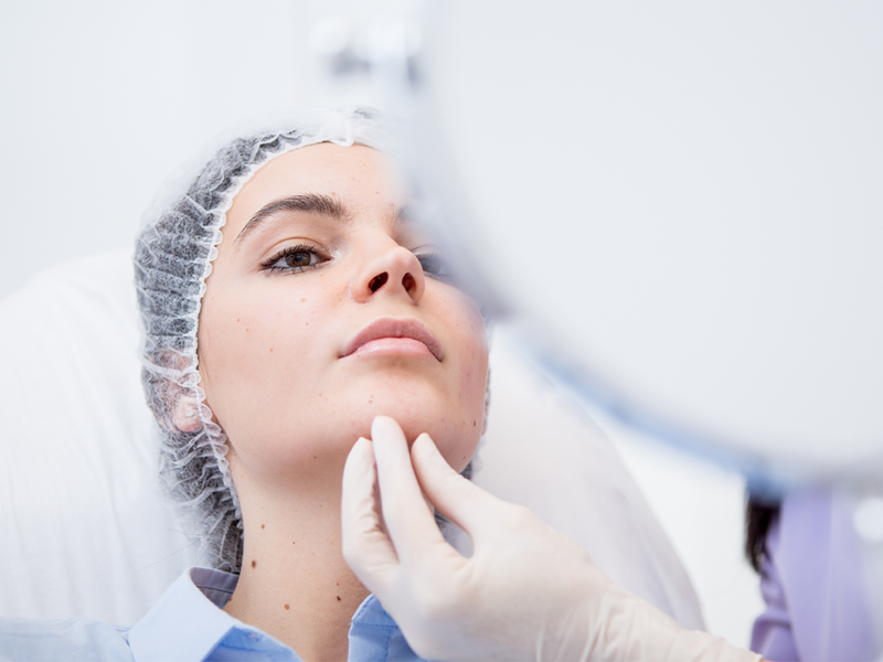 This Surgeon Says Short-Scar Facelifts Take Even Less Time Than You Think