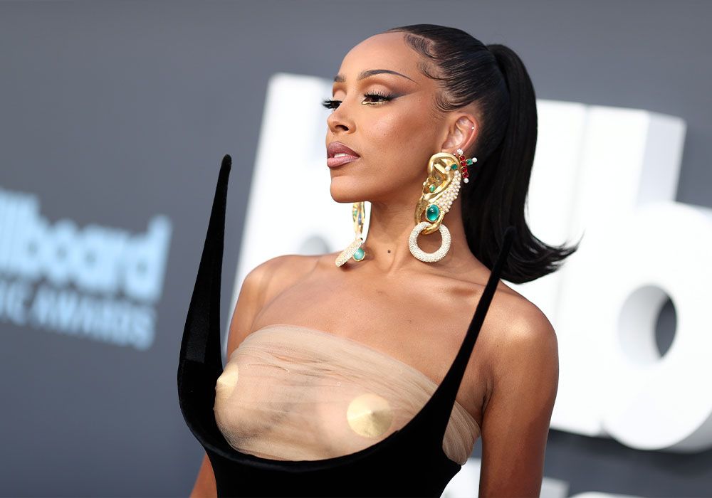 Doja Cat Is Recovering From 2 Breast Surgeries and Lipo