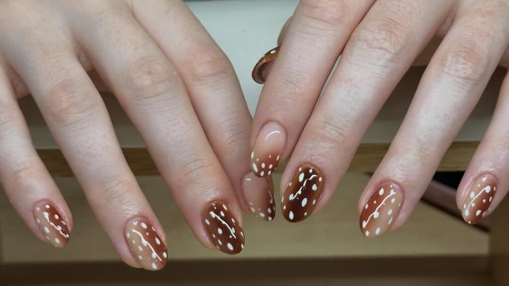 Deer print nails
